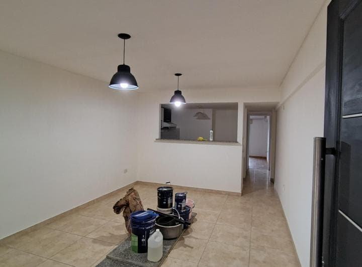 Depto. Al Frente con Balcon a m Av - 5
