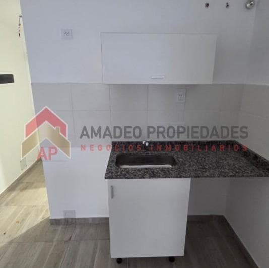Monoamb en Planta Baja con Patio Al Contrafrente a Estrenar. Ubicado en San Martin 632, Lomas de Zam - 2