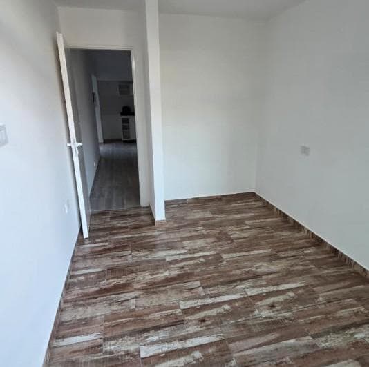 Dpto 2 Amb con Balcon en 1er Piso Al Frente a Estrenar. Ubicado en San Martin 632, Lomas de Zamora - 5