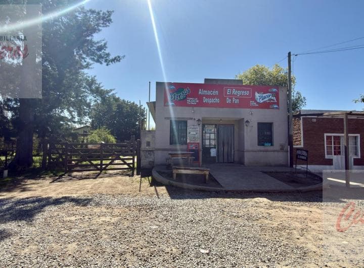 Casa con Local en Uribelarrea, Calle Don Bosco Santo Al 900 - 2