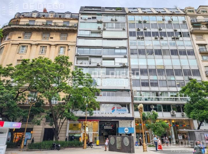 Venta Departamento 3 Ambientes con Vista a Plaza San Martin, Retiro, con Renta - 2