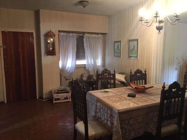 Casa de 3 Ambientes con Cochera y Depto Al Fondo en Venta en Quilmes Centro - 2