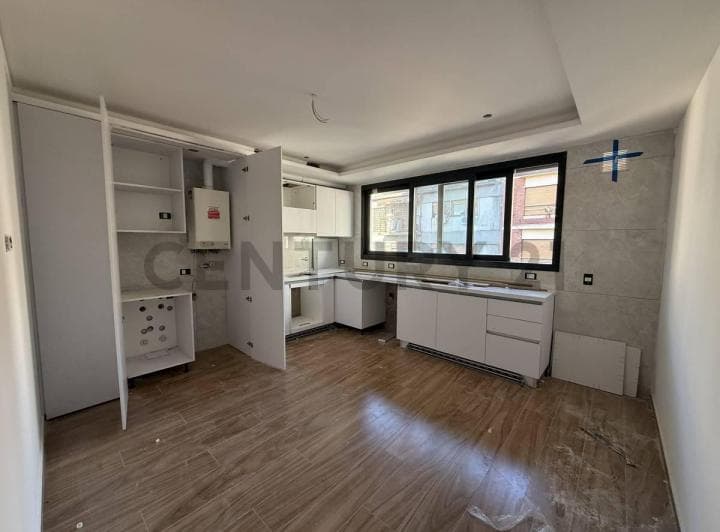 Venta 4 Ambientes con Dependencia en Flores a Estrenar - 2