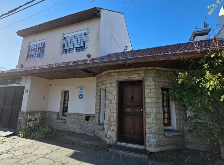 Venta Casa 4 Amb con Pileta en Don Bosco - 2