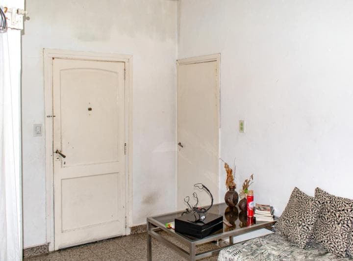 Venta Casa 5 Ambientes con Patio y Cochera en Lanus Este - 4