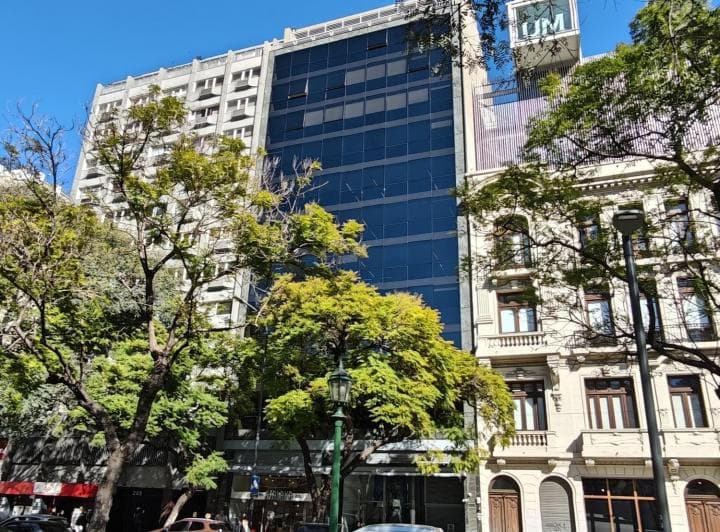 Oficina en Planta Libre Sobre Av 9 de Julio - 2