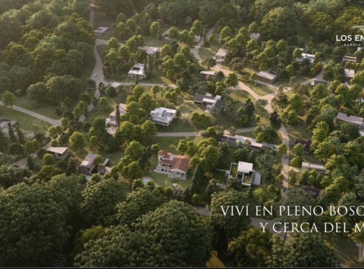 Venta de Lote en Barrio Semi Abierto - Carilo - 2