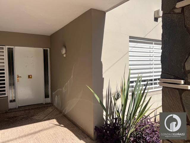 Casa en Venta - 3 Dorm. - Fisherton Tradicional - 4