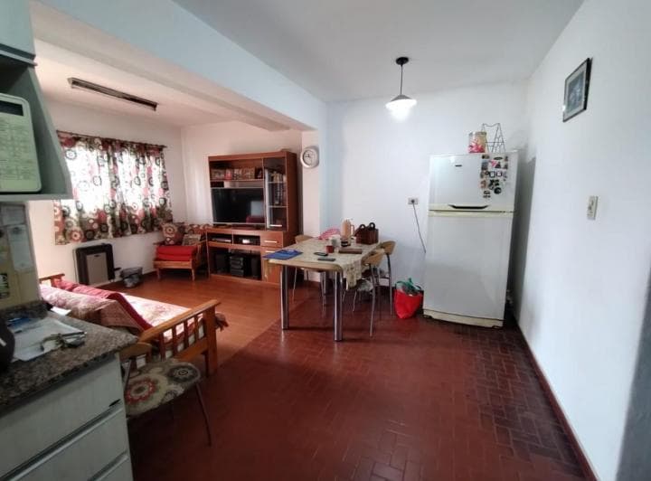 Casa Dos Dorm. Muy Buena Cerca de Av Fuerza Aerea y Sol de Mayo - 4