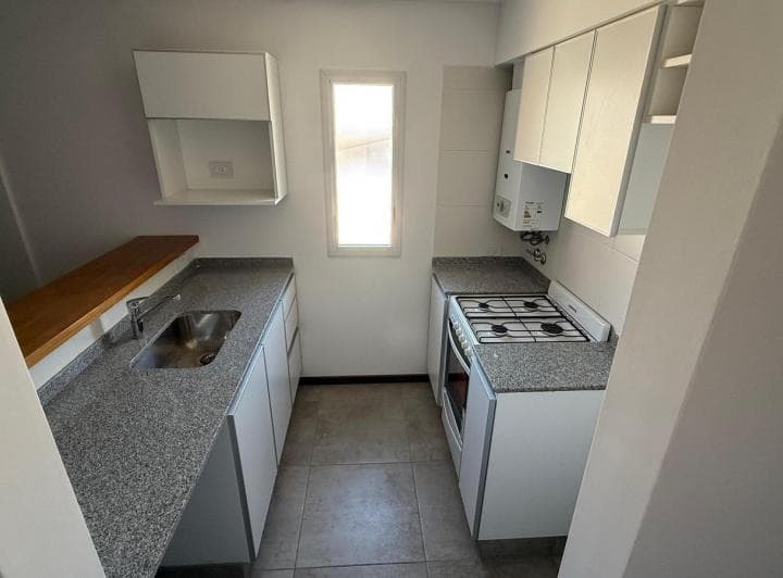 Departamento de 1 Dormitorio con Balcón Al Frente - 2