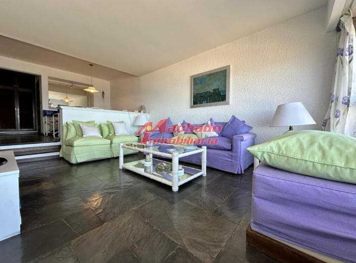 Apartamento de un Dormitorio en Alquiler en Punta del Este - 2