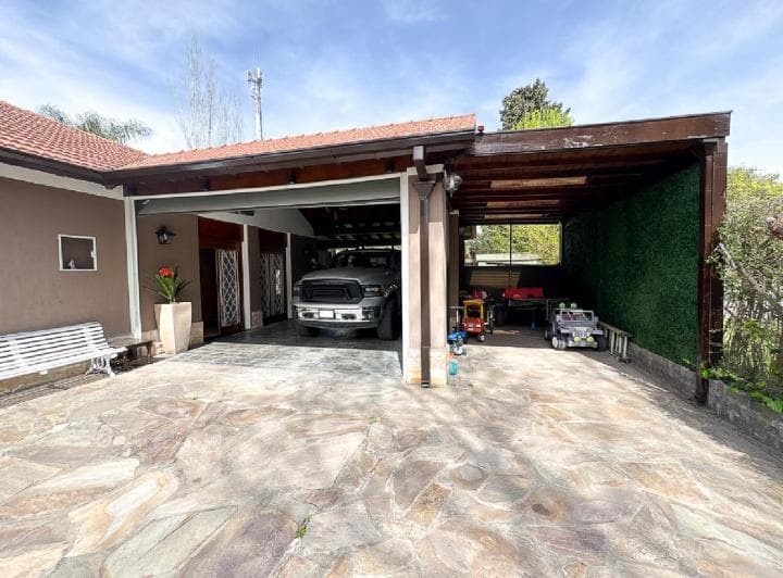 Hermosa Casa con 2 Quinchos y Casa de Huespedes en El Cortijo - 5
