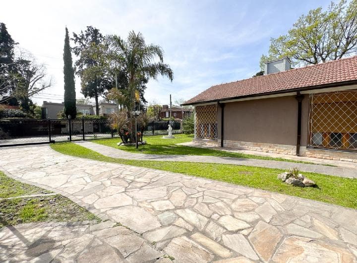 Hermosa Casa con 2 Quinchos y Casa de Huespedes en El Cortijo - 4