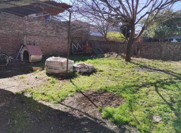 Casa en 2 Plantas, con Lote Libre - 5