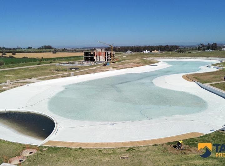 Lote Exclusivo en Venta - 700 m² Frente a La Laguna en Acqua Vista – Malagueño - 3