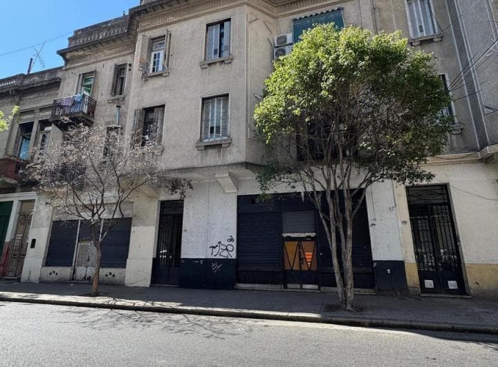 Edificio de Departamentos - Local en Pb - Para Reciclar - Unico Dueño - con Escritura - 2