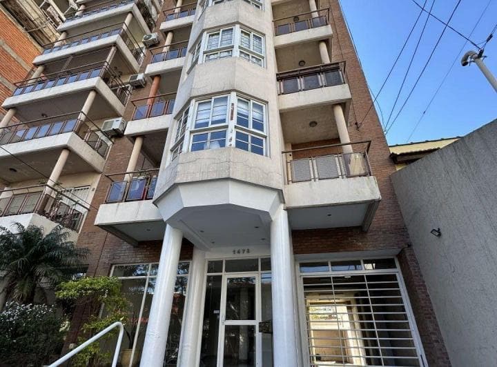 Departamento Muy Centrico Dos Ambientes Oportunidad! - 3
