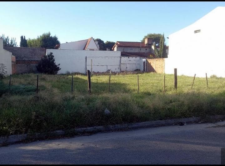 Amplio Lote en Zona Constitucion y Della Paolera - 2