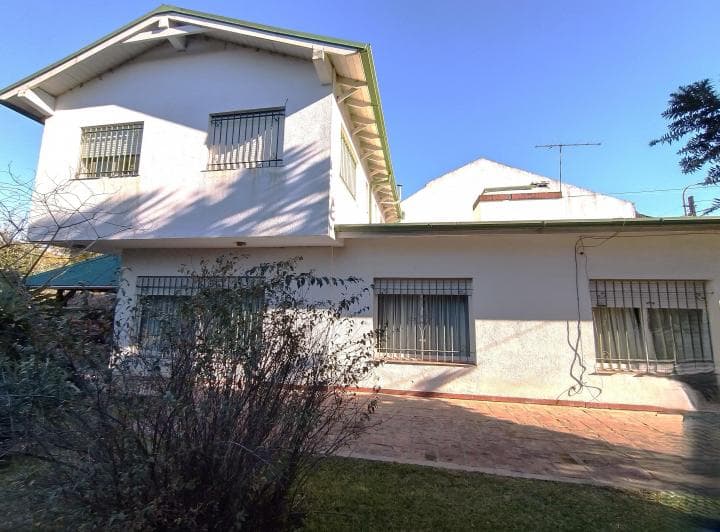 Casa /lote Venta - Apto Banco - 4 Dorm. - Son 2 Lotes - 423 E 6 Bis y Cno Centenario - Villa Elisa - 2
