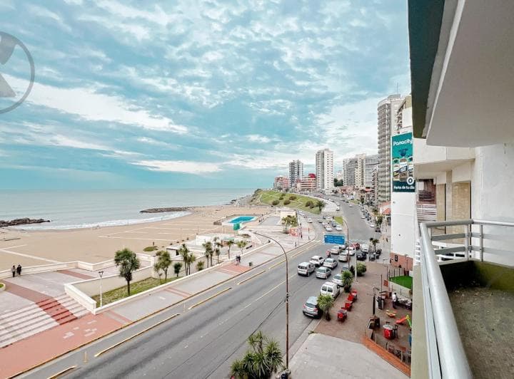Venta | Depto 3 Amb C Dependencia y Cochera | Vista Plena Al Mar | La Perla - 3