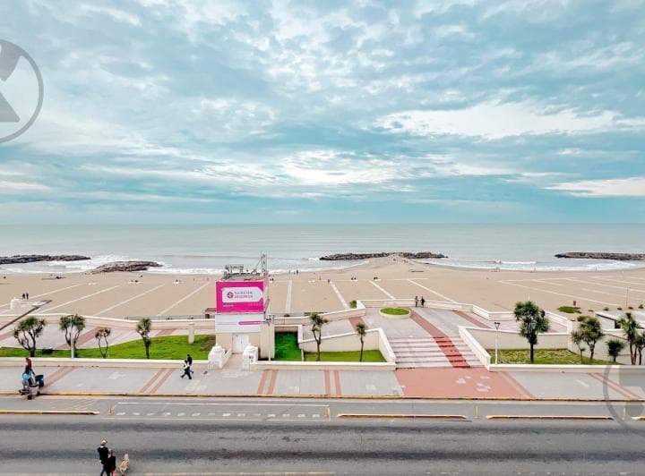 Venta | Depto 3 Amb C Dependencia y Cochera | Vista Plena Al Mar | La Perla - 2