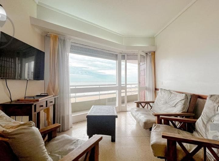 Venta | Depto 3 Amb C Dependencia y Cochera | Vista Plena Al Mar | La Perla - 5