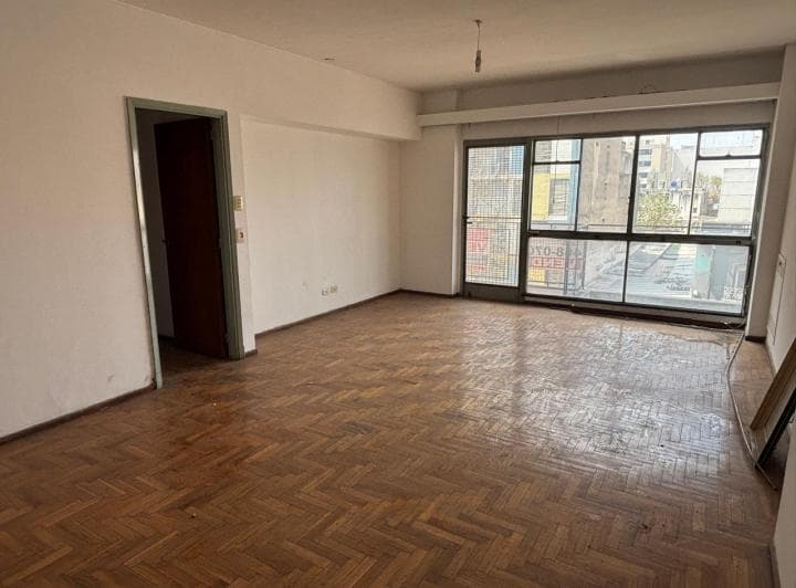 Oportunidad de Tres Dorm., Departamento en Venta en Av Maipu 3 Dorm. - 3