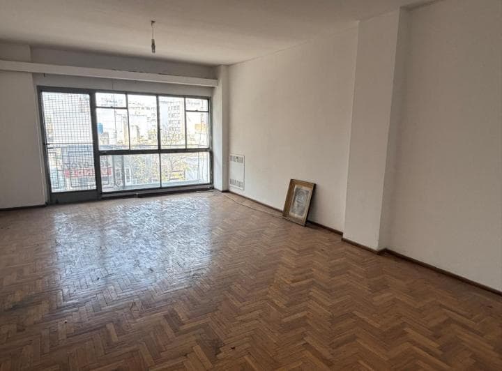 Oportunidad de Tres Dorm., Departamento en Venta en Av Maipu 3 Dorm. - 2