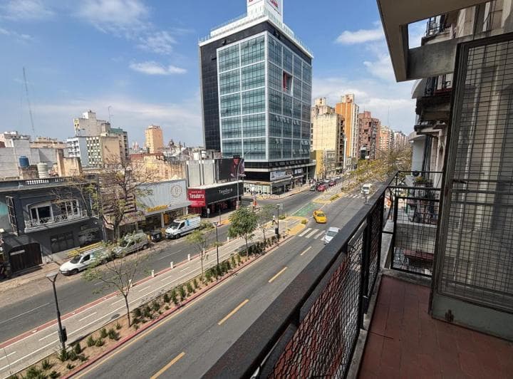 Oportunidad de Tres Dorm., Departamento en Venta en Av Maipu 3 Dorm. - 4
