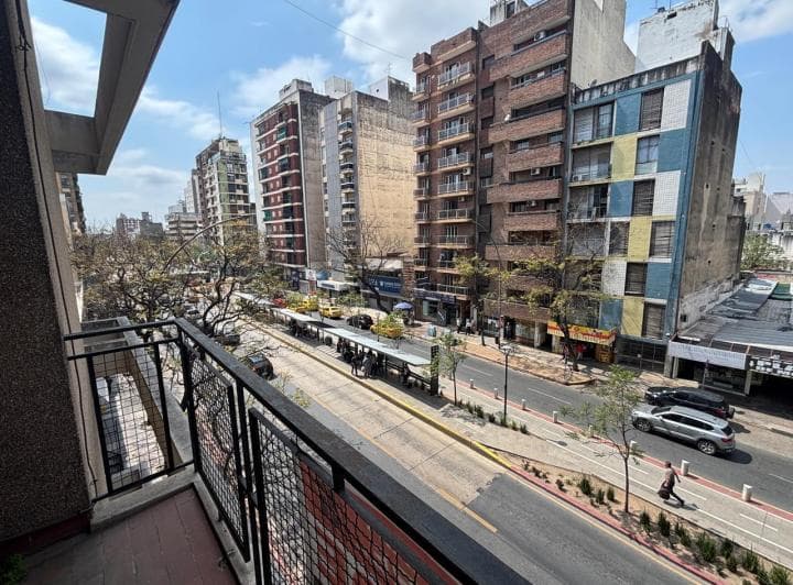 Oportunidad de Tres Dorm., Departamento en Venta en Av Maipu 3 Dorm. - 5