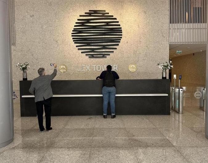 Oficina en Alquiler en Edificio Lex Tower, Piso Alto - 3