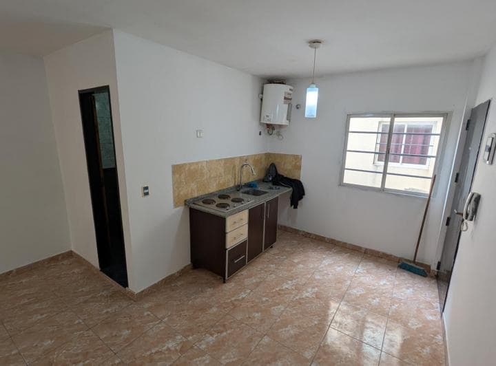 Venta Departamento de 2 Amb con Cochera Lanús Oeste - 5