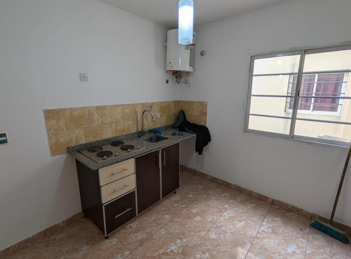 Venta Departamento de 2 Amb con Cochera Lanús Oeste - 4