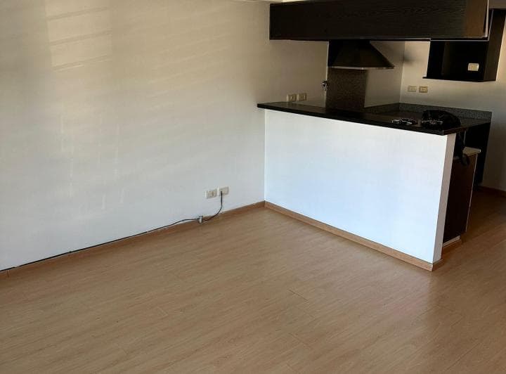 Venta 2 Amb /cochera Espacio Cub/balcón/patio con Pileta Chica Propia /baño Completo. - 5