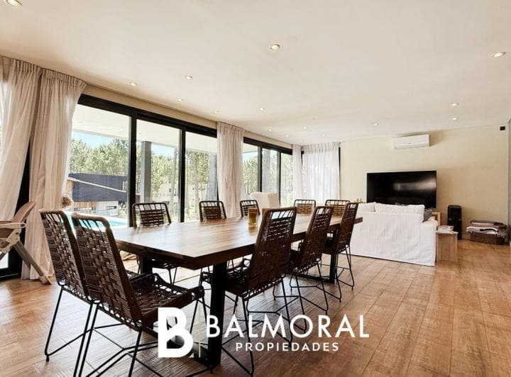 Importante Casa en Barrio Los Pioneros en Venta - 5