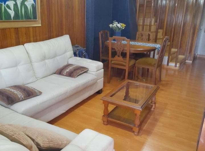 Casa Estilo Dúplex de 4 Ambientes en Olivos - 3
