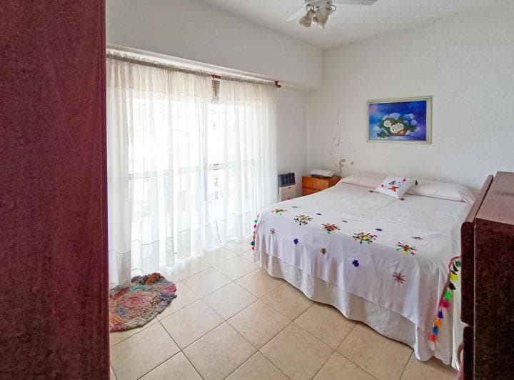 Venta | Permuta - Casa 4 Dorm., Quincho Parrillero y Cochera - Barrio Sarmiento, Rosario. - 3