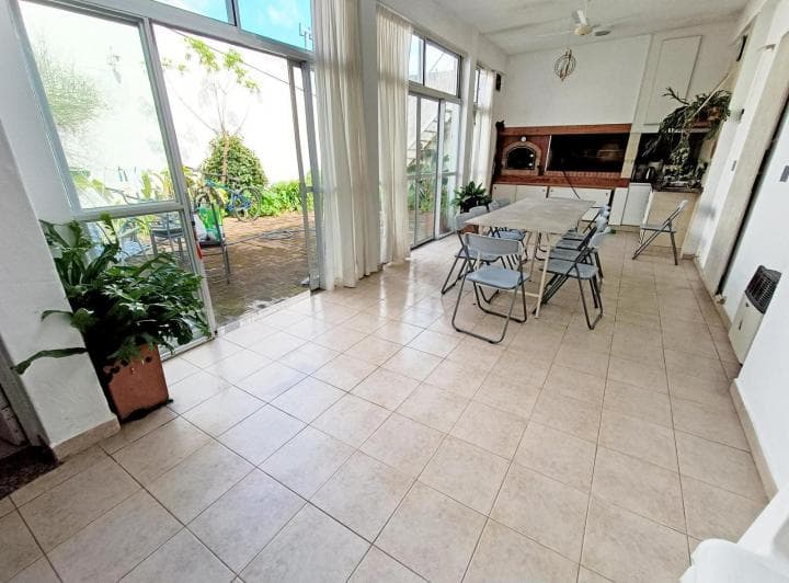 Venta | Permuta - Casa 4 Dorm., Quincho Parrillero y Cochera - Barrio Sarmiento, Rosario. - 4