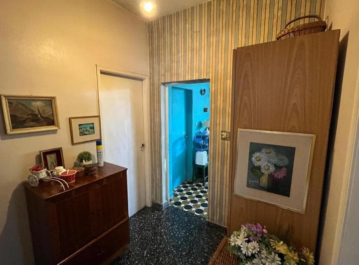 Casa de 3 Ambientes con Amplio Fondo en Castelar Norte - 4