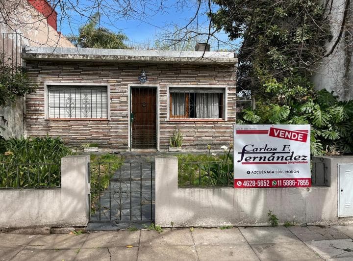 Casa de 3 Ambientes con Amplio Fondo en Castelar Norte - 2