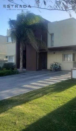 Casa en Venta con Piscina en San Alfonso - Pilar del Este - Pilar - 4