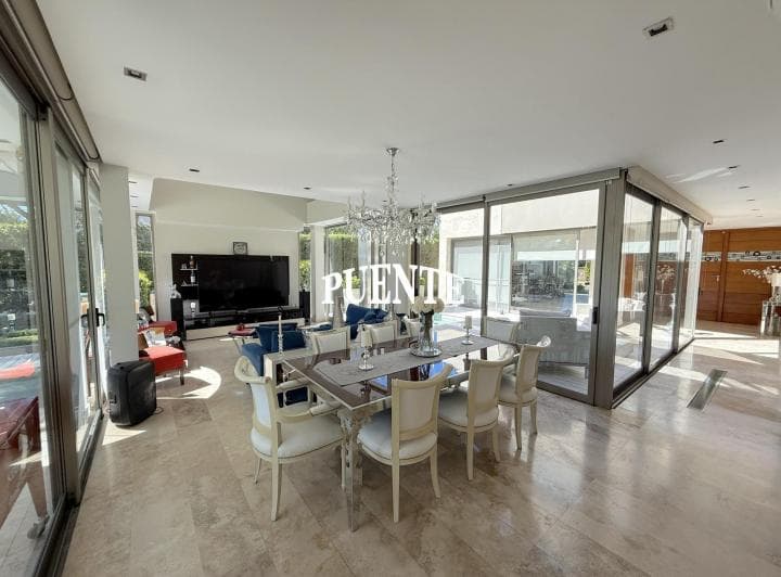 Casa en Venta en Saint Thomas Este - Canning - 4