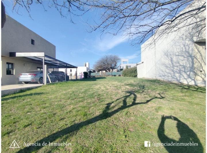 Vende: Lote en Primera Etapa de Barrio Tejas 4 /350 m² / Cancelado - 4