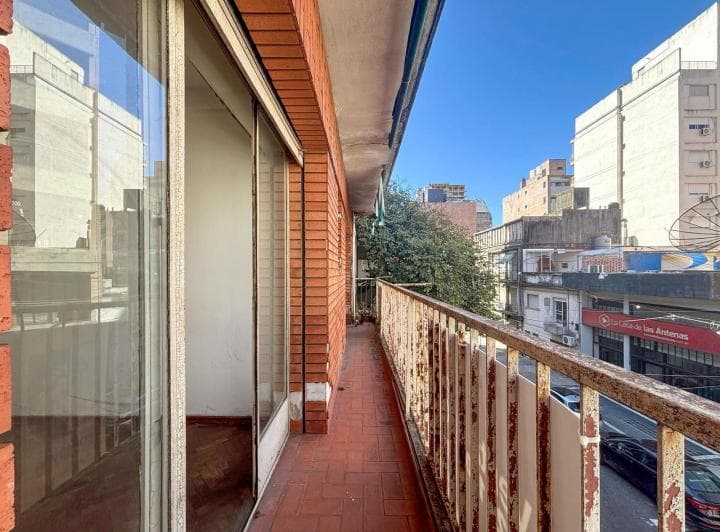 Venta - Departamento de 2 Dorm. y Balcón - Centro, Rosario. - 3