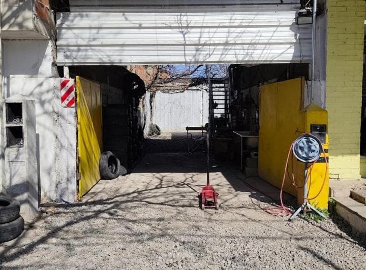 Terreno Venta con Galpón y Locales Sobre Ruta - 2