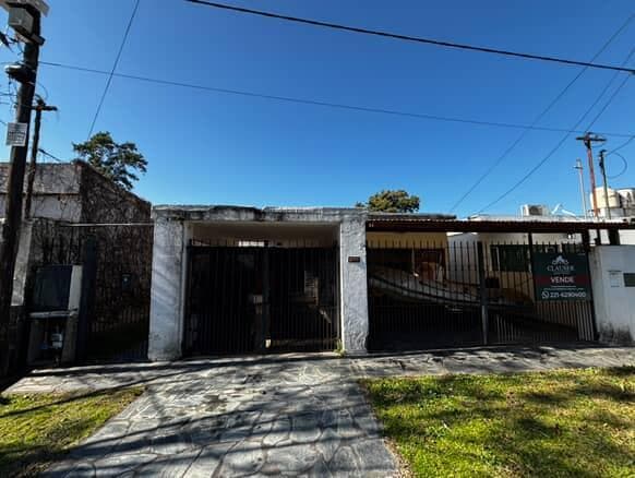Propiedad de 2 Casas en City Bell - 2
