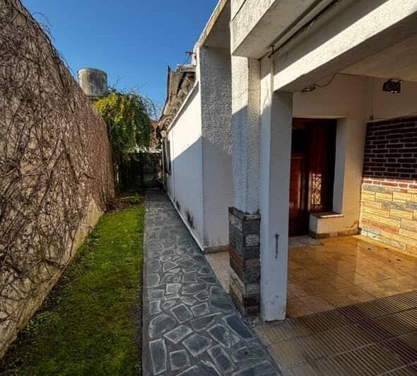 Propiedad de 2 Casas en City Bell - 5