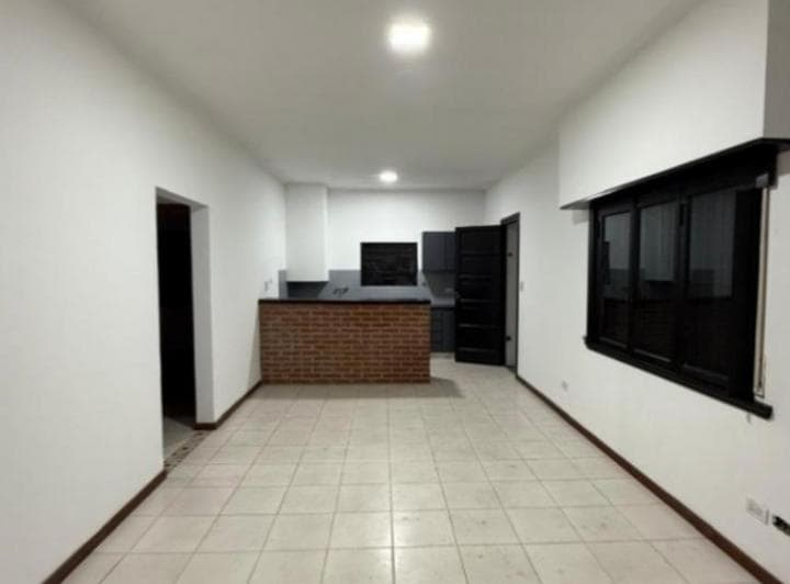 Venta de Moderna Casa de 3 Ambientes en Zona Los Pinares - 3