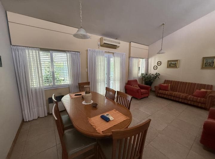 Venta Casa 3 Dorm. con Pileta Tejas Sur - 2