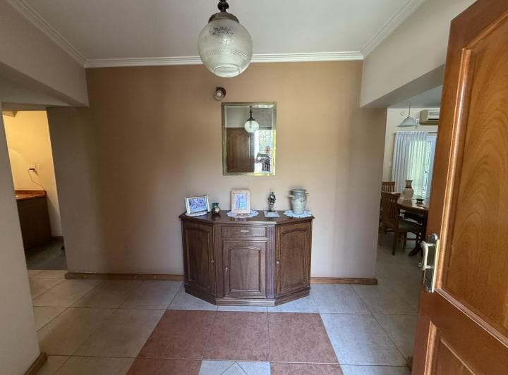 Venta Casa 3 Dorm. con Pileta Tejas Sur - 3